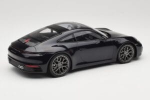 Porsche 911 992 Carrera 4S Blue Metallic Minichamps 1:18 155067321 Diecast — photo 2 of 6