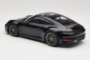 Porsche 911 992 Carrera 4S Blue Metallic Minichamps 1:18 155067321 Diecast — photo 3 of 6