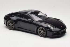 Porsche 911 992 Carrera 4S Blue Metallic Minichamps 1:18 155067321 Diecast — photo 4 of 6