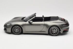 Porsche 911 992 Carrera 4S Cabriolet Mamba Green Metallic Minichamps 1:18 155067337 Diecast — photo 3 of 6
