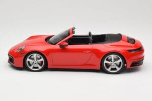 Porsche 911 992 Carrera 4S Cabriolet Red Minichamps 1:18 155067331 Diecast — photo 3 of 6