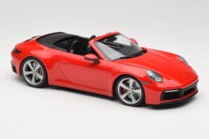 Porsche 911 992 Carrera 4S Cabriolet Red Minichamps 1:18 155067331 Diecast — photo 4 of 6