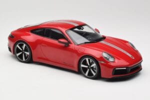 Porsche 911 992 Carrera 4S Carmine Red Minichamps 1:18 155067326 Diecast — photo 4 of 6