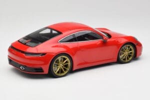 Porsche 911 992 Carrera 4S Guards Red & Gold Wheels Minichamps 1:18 153067328 Diecast — photo 2 of 6