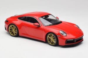 Porsche 911 992 Carrera 4S Guards Red & Gold Wheels Minichamps 1:18 153067328 Diecast — photo 4 of 6
