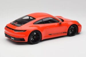Porsche 911 992 Carrera 4S Lava Orange Minichamps 1:18 155067327 Diecast — photo 2 of 6