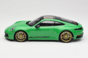 Porsche 911 992 Carrera 4S Python Green Minichamps 1:18 155067325 Diecast — photo 3 of 6