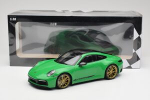 Porsche 911 992 Carrera 4S Python Green Minichamps 1:18 155067325 Diecast — photo 6 of 6