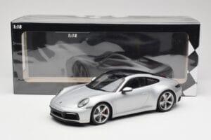 Porsche 911 992 Carrera 4S Silver Minichamps 1:18 155067322 Diecast — photo 6 of 6