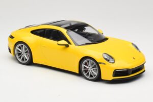Porsche 911 992 Carrera 4S Yellow Minichamps 1:18 155067320 Diecast — photo 4 of 6