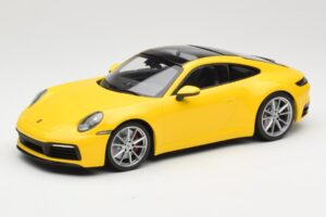 Porsche 911 992 Carrera 4S Yellow Minichamps 1:18 155067320 Diecast