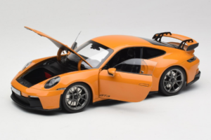Porsche 911 992 GT3 Bahama Yellow Norev 1:18 187387 Diecast — photo 2 of 8