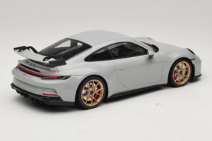 Porsche 911 992 GT3 Chalk Gold Wheels Minichamps 1:18 117069001 Diecast — photo 2 of 6