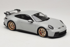 Porsche 911 992 GT3 Chalk Gold Wheels Minichamps 1:18 117069001 Diecast — photo 4 of 6