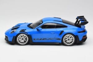 Porsche 911 992 GT3 RS Blue & Silver Wheels & Black Decor Minichamps 1:18 153062234 Diecast — photo 3 of 6