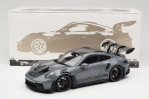 Porsche 911 992 GT3 RS Crayon Weissach Package & Black Wheels Minichamps 1:18 110062024 Diecast — photo 8 of 8