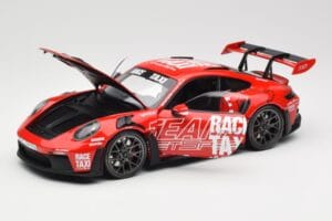 Porsche 911 992 GT3 RS Getspeed Race Taxi Guards Red Minichamps 1:18 110062040 Diecast — photo 2 of 8