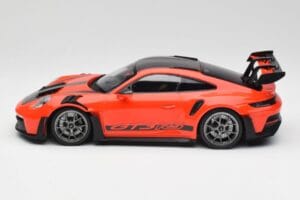 Porsche 911 992 GT3 RS Guards Orange & Silver Wheels Minichamps 1:18 911992002 Diecast — photo 3 of 6