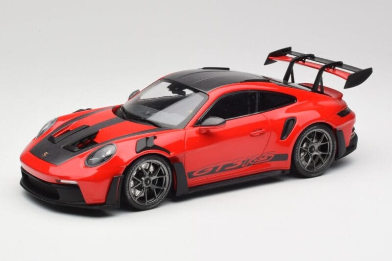 Porsche 911 992 GT3 RS Guards Red & Silver Wheels Weissach Package Minichamps 1:18 153062246 Diecast