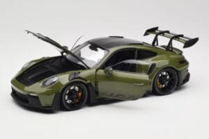 Porsche 911 992 GT3 RS Nato Olive & Black Wheels Minichamps 1:18 110062027 Diecast — photo 2 of 8