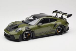 Porsche 911 992 GT3 RS Nato Olive & Black Wheels Minichamps 1:18 110062027 Diecast