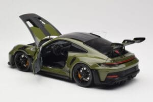 Porsche 911 992 GT3 RS Nato Olive & Black Wheels Minichamps 1:18 110062027 Diecast — photo 5 of 8