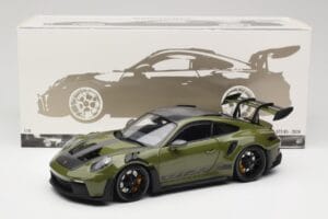 Porsche 911 992 GT3 RS Nato Olive & Black Wheels Minichamps 1:18 110062027 Diecast — photo 8 of 8