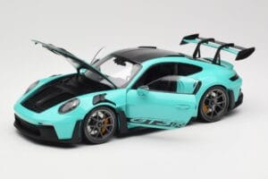 Porsche 911 992 GT3 RS Python Green & Dark Silver Wheels Minichamps 1:18 110062026 Diecast — photo 2 of 8