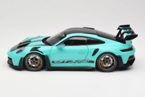 Porsche 911 992 GT3 RS Python Green & Dark Silver Wheels Minichamps 1:18 110062026 Diecast — photo 4 of 8