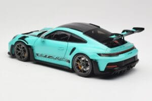 Porsche 911 992 GT3 RS Python Green & Dark Silver Wheels Minichamps 1:18 110062026 Diecast — photo 7 of 8