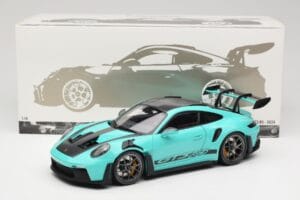 Porsche 911 992 GT3 RS Python Green & Dark Silver Wheels Minichamps 1:18 110062026 Diecast — photo 8 of 8
