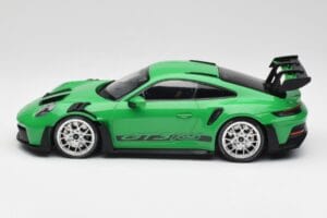 Porsche 911 992 GT3 RS Python Green & Silver Wheels & Black Decor Minichamps 1:18 153062235 Diecast — photo 3 of 6