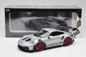 Porsche 911 992 GT3 RS Silver & Red Wheels Minichamps 1:18 153062241 Diecast — photo 6 of 6