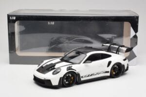 Porsche 911 992 GT3 RS White & Black Wheels Minichamps 1:18 155062230 Diecast — photo 6 of 6
