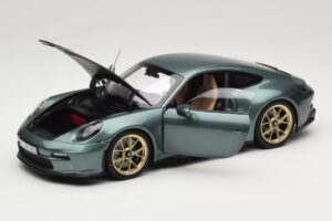 Porsche 911 992 GT3 Touring Package Malachite Green Metallic Norev 1:18 187382 Diecast — photo 2 of 8