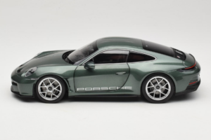 Porsche 911 992 S/T Malachite Green Metallic Norev 1:18 187472 Diecast — photo 5 of 8