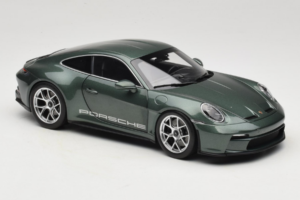 Porsche 911 992 S/T Malachite Green Metallic Norev 1:18 187472 Diecast — photo 6 of 8