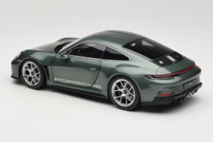 Porsche 911 992 S/T Malachite Green Metallic Norev 1:18 187472 Diecast — photo 7 of 8