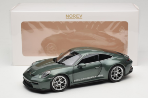 Porsche 911 992 S/T Malachite Green Metallic Norev 1:18 187472 Diecast — photo 8 of 8