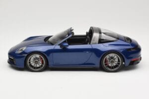 Porsche 911 992 Targa 4 GTS Blue Metallic Minichamps 1:18 155061060 Diecast — photo 3 of 6