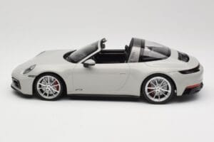 Porsche 911 992 Targa 4 GTS Grey Minichamps 1:18 155061064 Diecast — photo 3 of 6