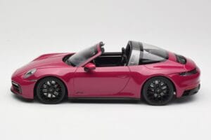 Porsche 911 992 Targa 4 GTS Rubystar Minichamps 1:18 155061066 Diecast — photo 3 of 6