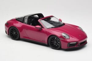 Porsche 911 992 Targa 4 GTS Rubystar Minichamps 1:18 155061066 Diecast — photo 4 of 6