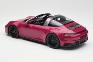 Porsche 911 992 Targa 4 GTS Rubystar Minichamps 1:18 155061066 Diecast — photo 5 of 6