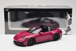 Porsche 911 992 Targa 4 GTS Rubystar Minichamps 1:18 155061066 Diecast — photo 6 of 6
