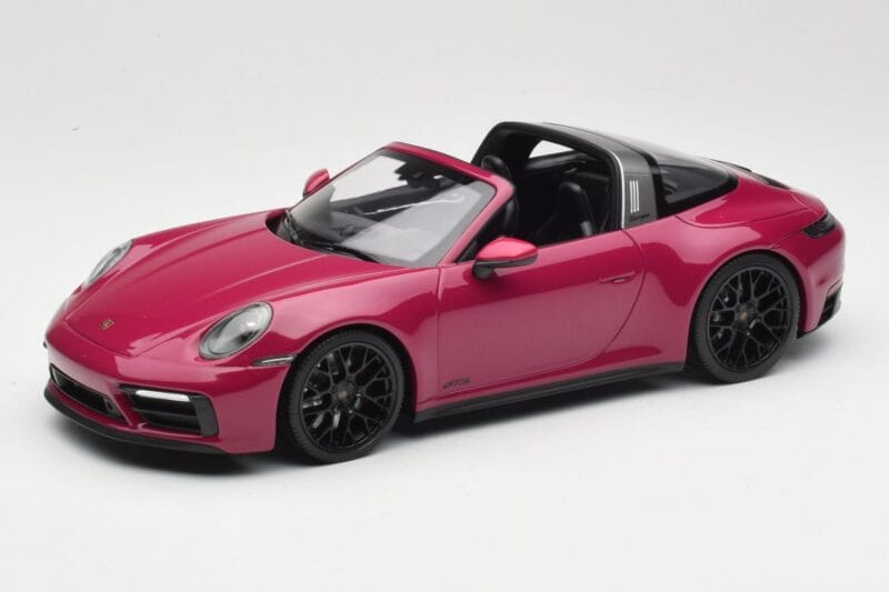 Porsche 911 992 Targa 4 GTS Rubystar Minichamps 1:18 155061066 Diecast