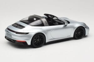 Porsche 911 992 Targa 4 GTS Silver Minichamps 1:18 155061061 Diecast — photo 2 of 6