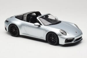 Porsche 911 992 Targa 4 GTS Silver Minichamps 1:18 155061061 Diecast — photo 4 of 6