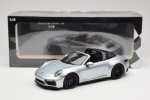 Porsche 911 992 Targa 4 GTS Silver Minichamps 1:18 155061061 Diecast — photo 6 of 6