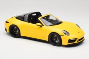 Porsche 911 992 Targa 4 GTS Yellow Minichamps 1:18 153061064 Diecast — photo 4 of 6